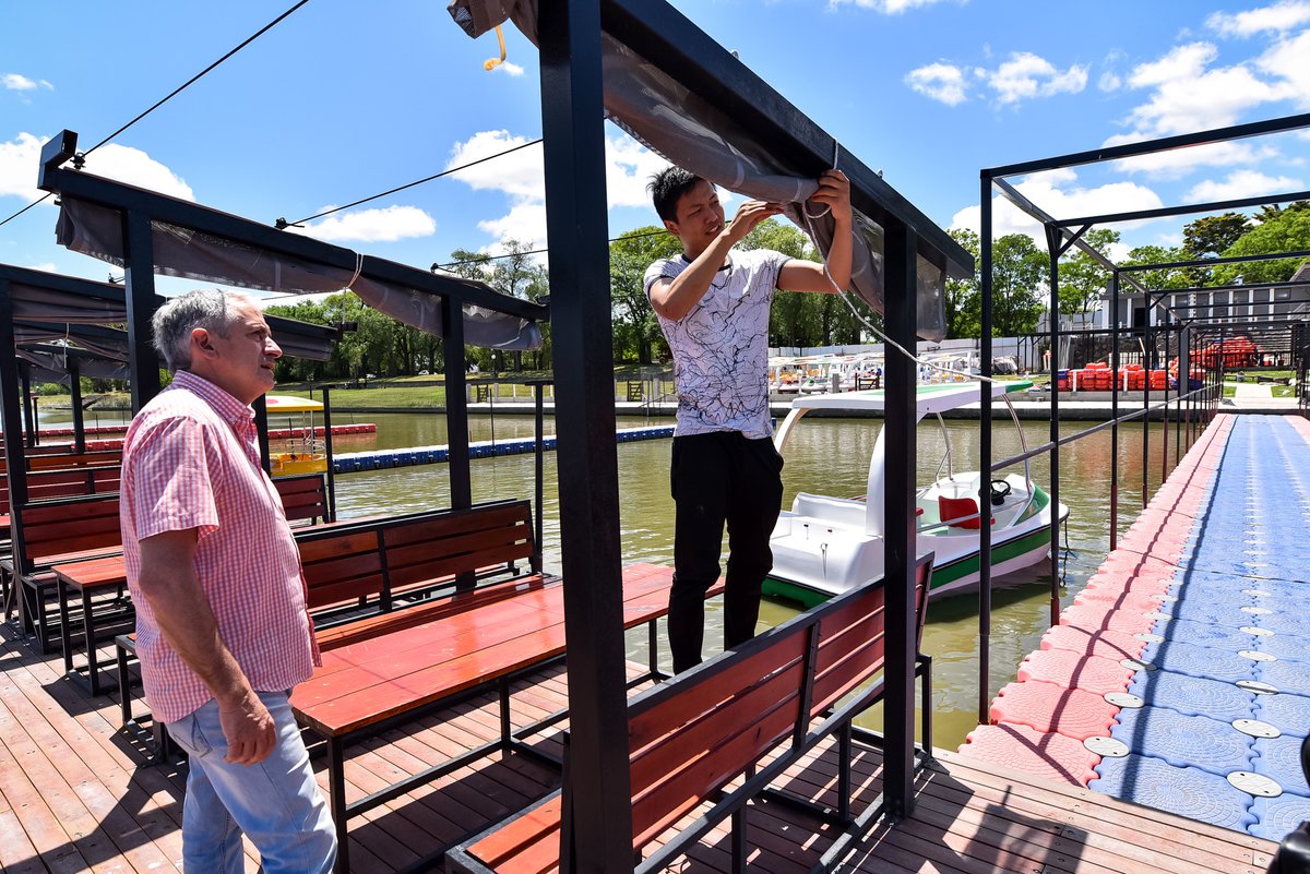 MuniChascomus's tweet photo. El parador San José brindará servicios destinados a la gastronomía🍔, juegos náuticos🚣🏻, muelle flotante y sector de usos recreativos, deportivos y culturales. https://t.co/DVwpdoiah2  @chascomustur https://t.co/eNZB7lsQ9D