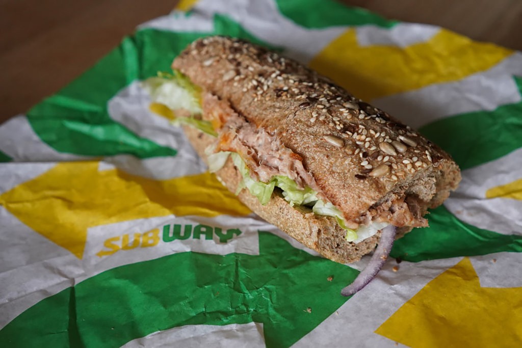 nypost's tweet photo. Subway tuna contains chicken, pork and cattle, latest lawsuit alleges https://t.co/SeddeQkaiU https://t.co/cnhKUxXDtZ