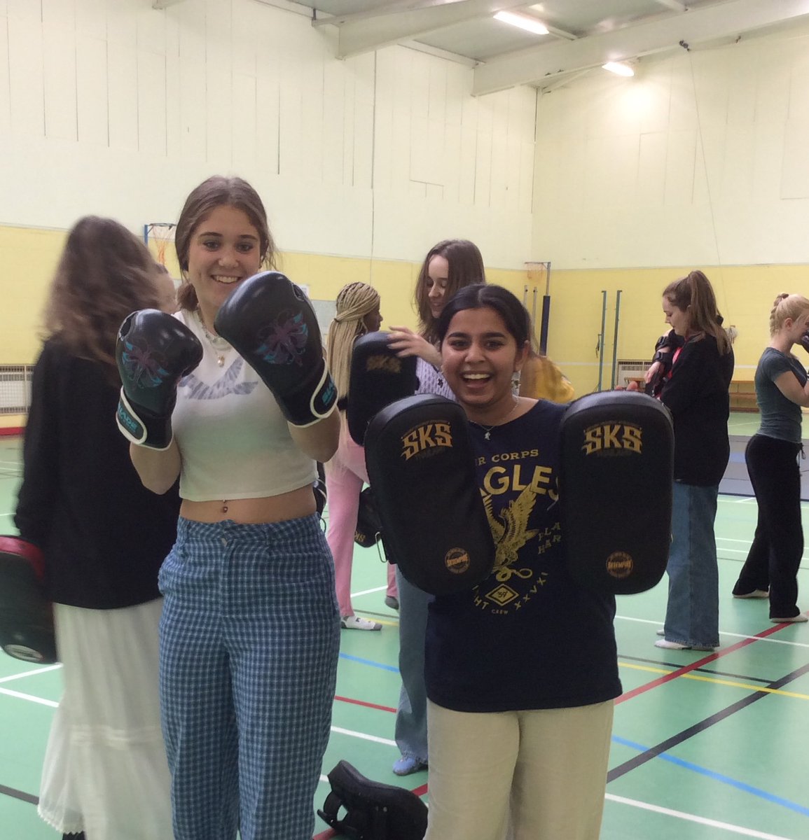 OHS_SixthForm's tweet photo. Y13 Preparing for University Programme this afternoon covering cooking, self-defence and basic DIY too. #gobeyond https://t.co/FCWvCrhQh7
