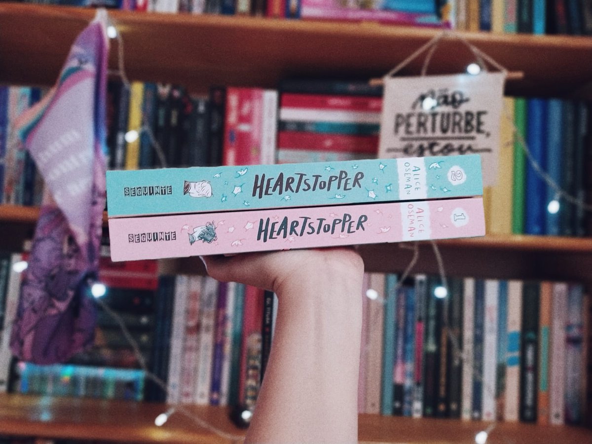 anadoroendo's tweet photo. 🎉 🥳 S O R T E I O  D E  A N I V E R S Á R I O 🥳🎉

Quer ganhar os dois primeiros volumes de Heartstopper?

É só seguir as regrinhas abaixo:
✦ Seguir @anadoroendo;
✦ Dar RT nesse tweet — sem citar!

Resultado no dia 11/12/2021!
Para mais informações, acompanhe a thread! ⤵️ https://t.co/jAKlQrJN6P