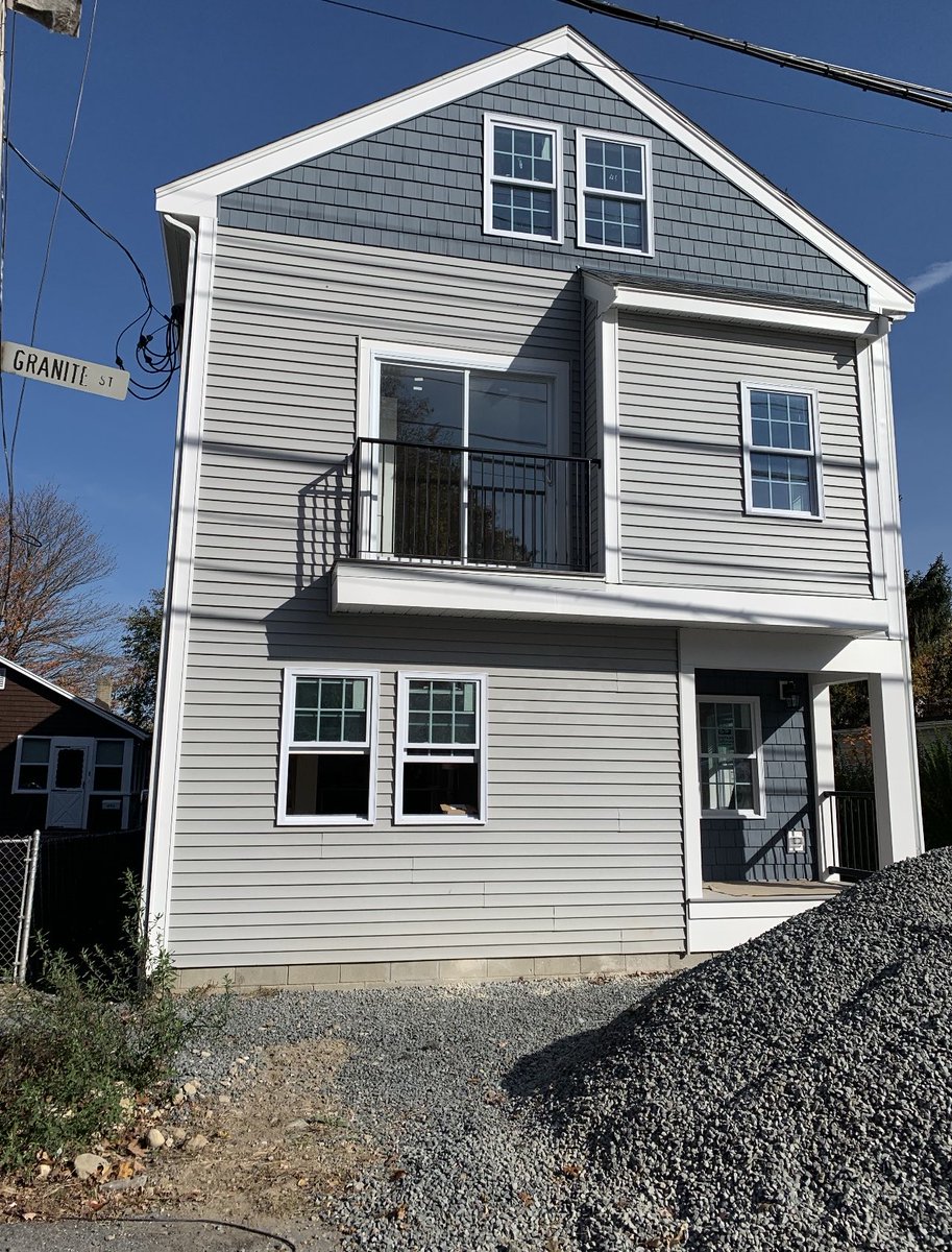 Michele Conti-Hunt tweet media