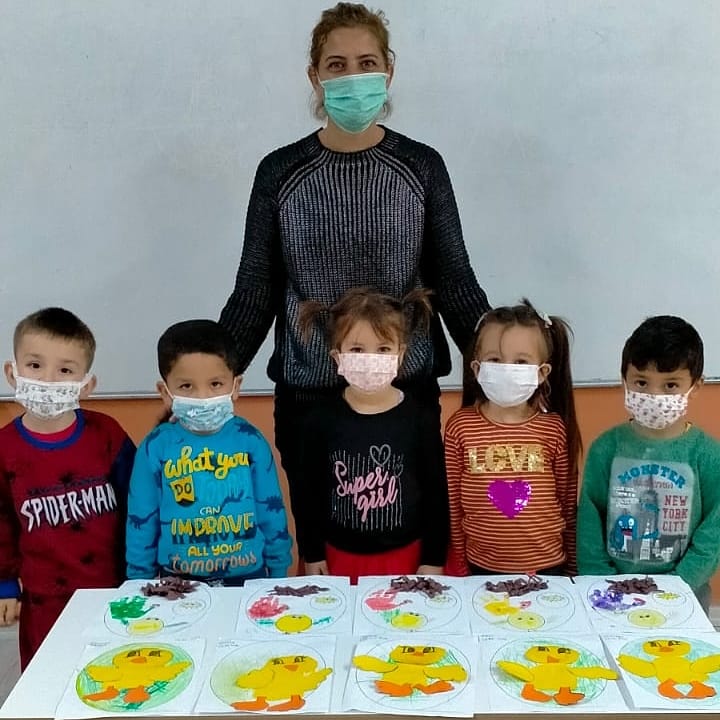 IlkokuluBahceli's tweet photo. Anasınıfı öğrencilerimizin yaptığı  civcivin oluşumu etkinliği🎨👩‍🎨👨‍🎨🐣🐤🐥@tcmeb @izmir_ilmem @UlusEkrem @dikili_mem @IlkokuluBahceli https://t.co/VTalWYsW7l
