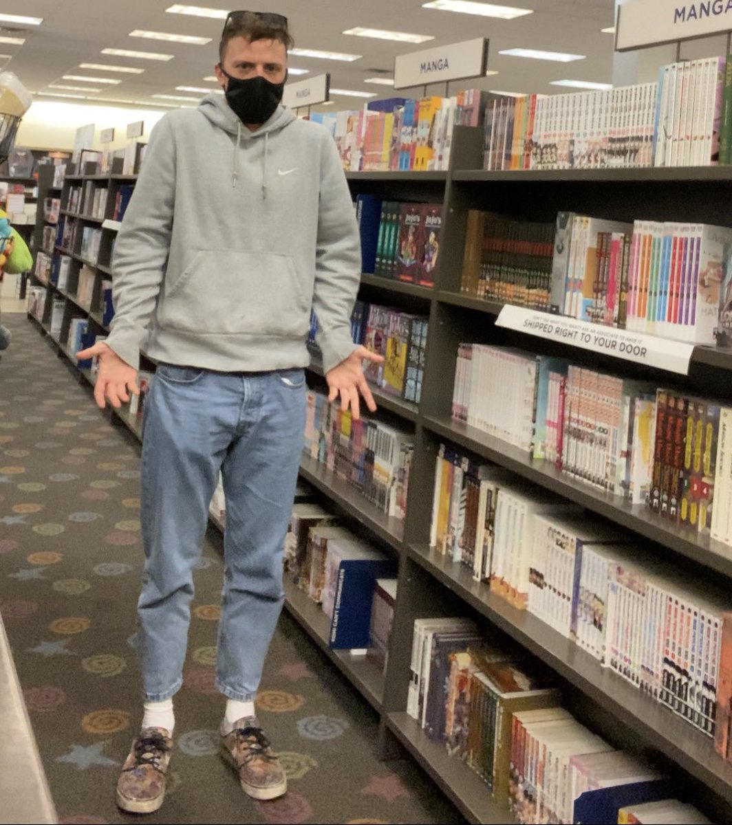 xoupgone's tweet image. pov: when a girl asks what i like to read
