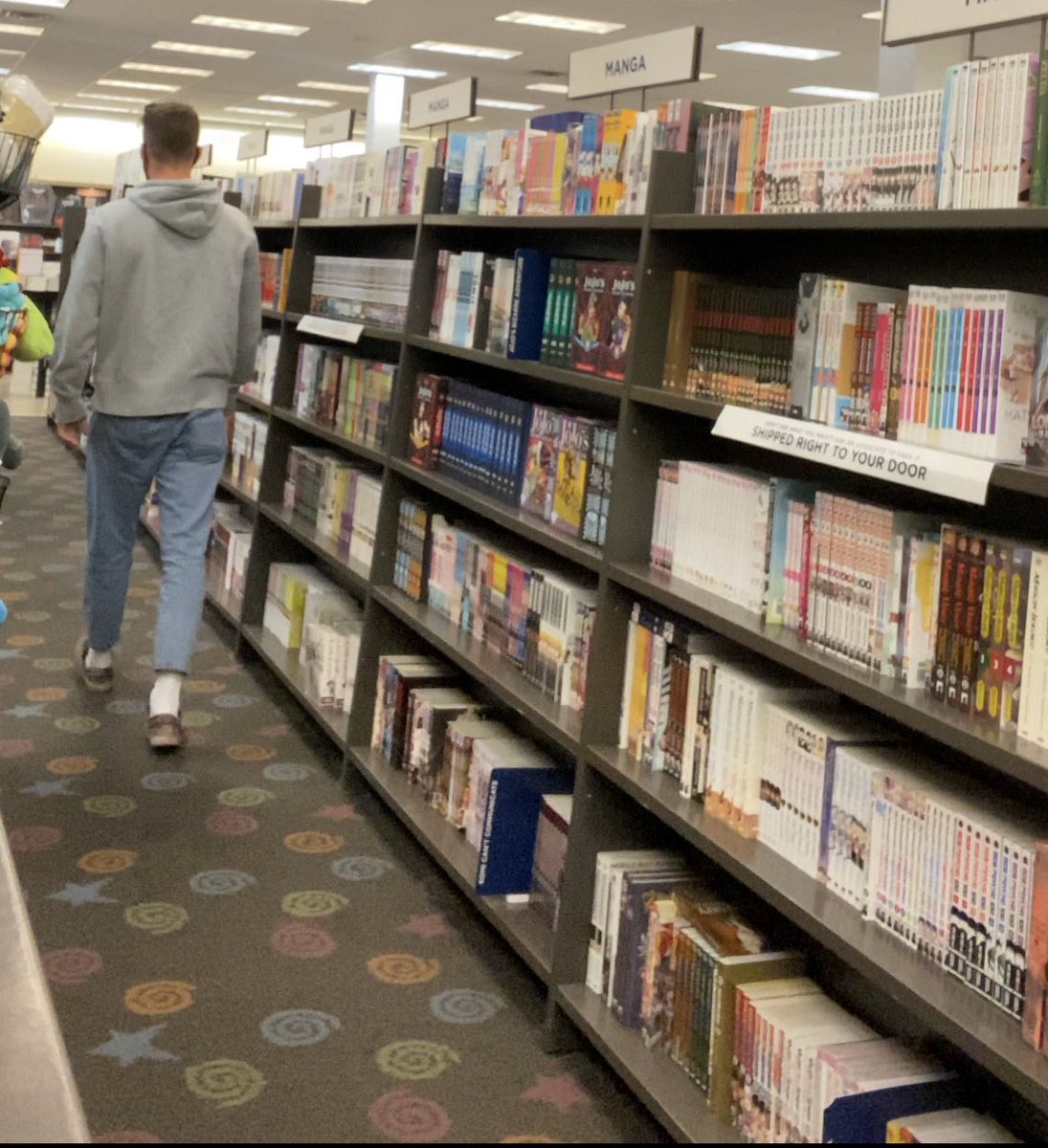 xoupgone's tweet image. pov: when a girl asks what i like to read