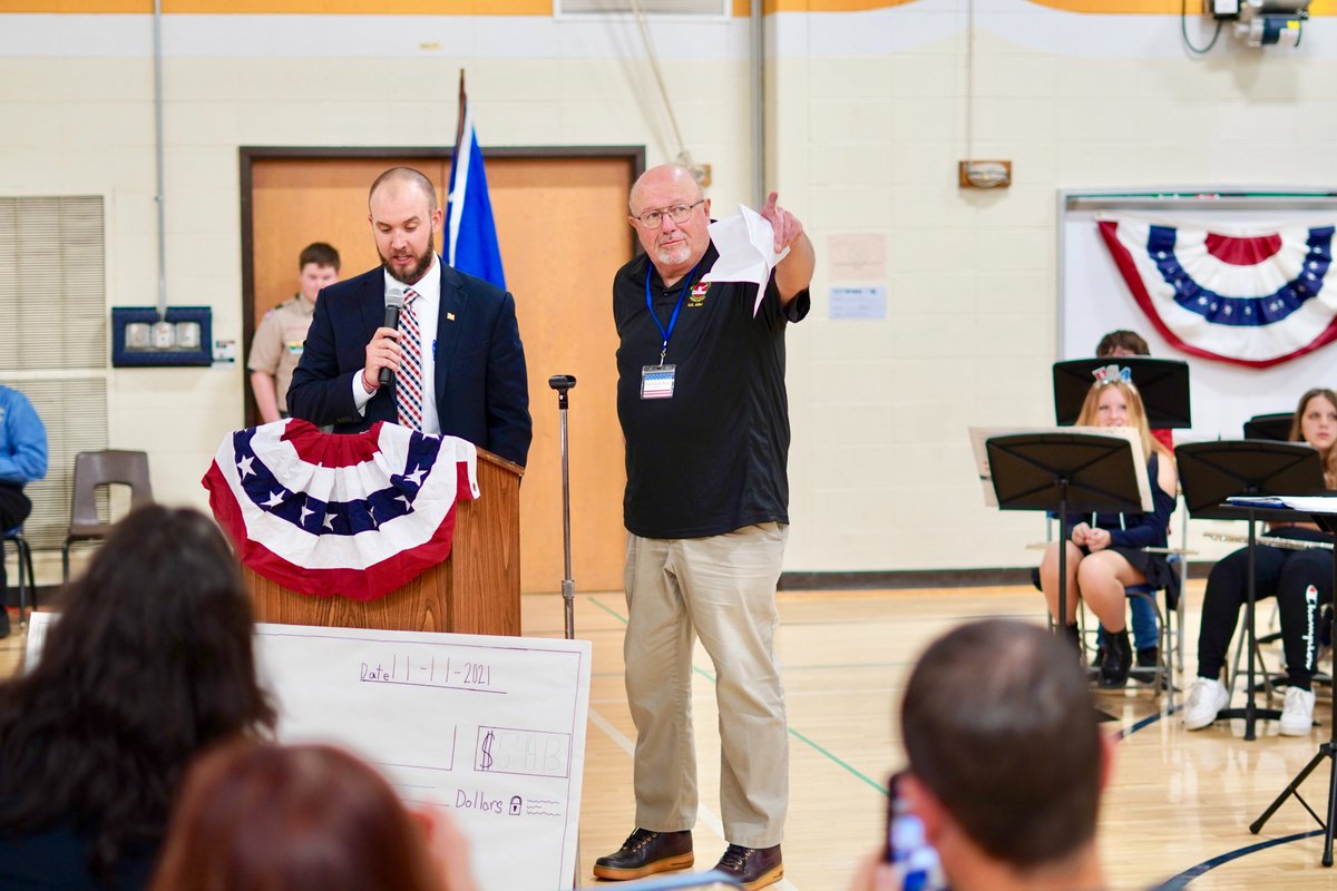 WhitnallSchools's tweet photo. In honor of Veterans Day, Whitnall Middle School hosted a very special celebration.

Head to our Facebook to see more photos and to learn more about the event! https://t.co/mzxIOiucim