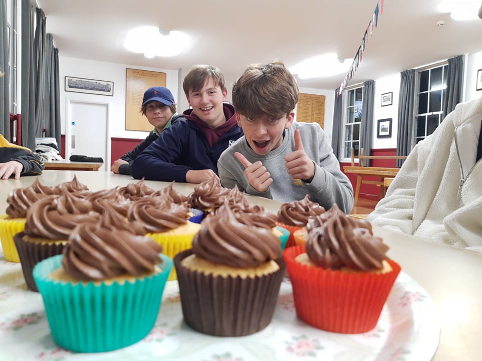 ReidsColl's tweet image. Happiest of birthdays to Anton, who turned 14 yesterday.  Flint keeping a close eye on the birthday cupcakes.