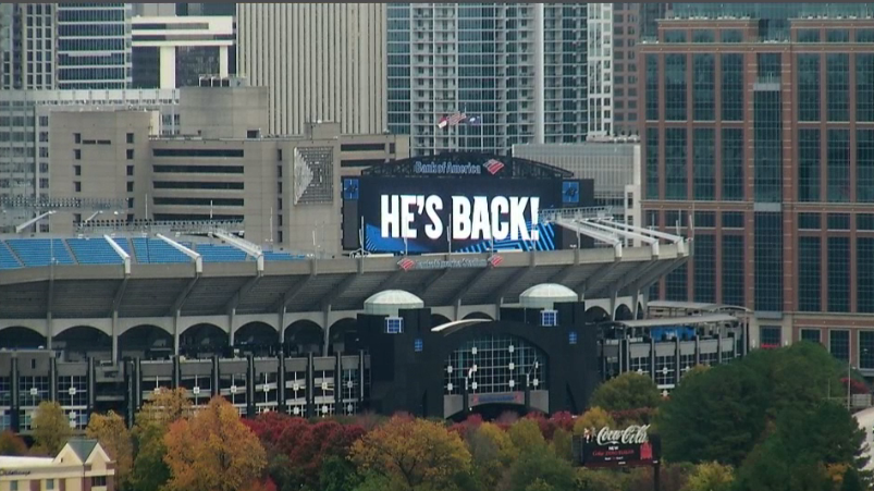 WBTV_News's tweet photo. Here's a look at Bank of America Stadium in uptown Charlotte right now. https://t.co/r783JGC5OP https://t.co/vBXMwNRoin