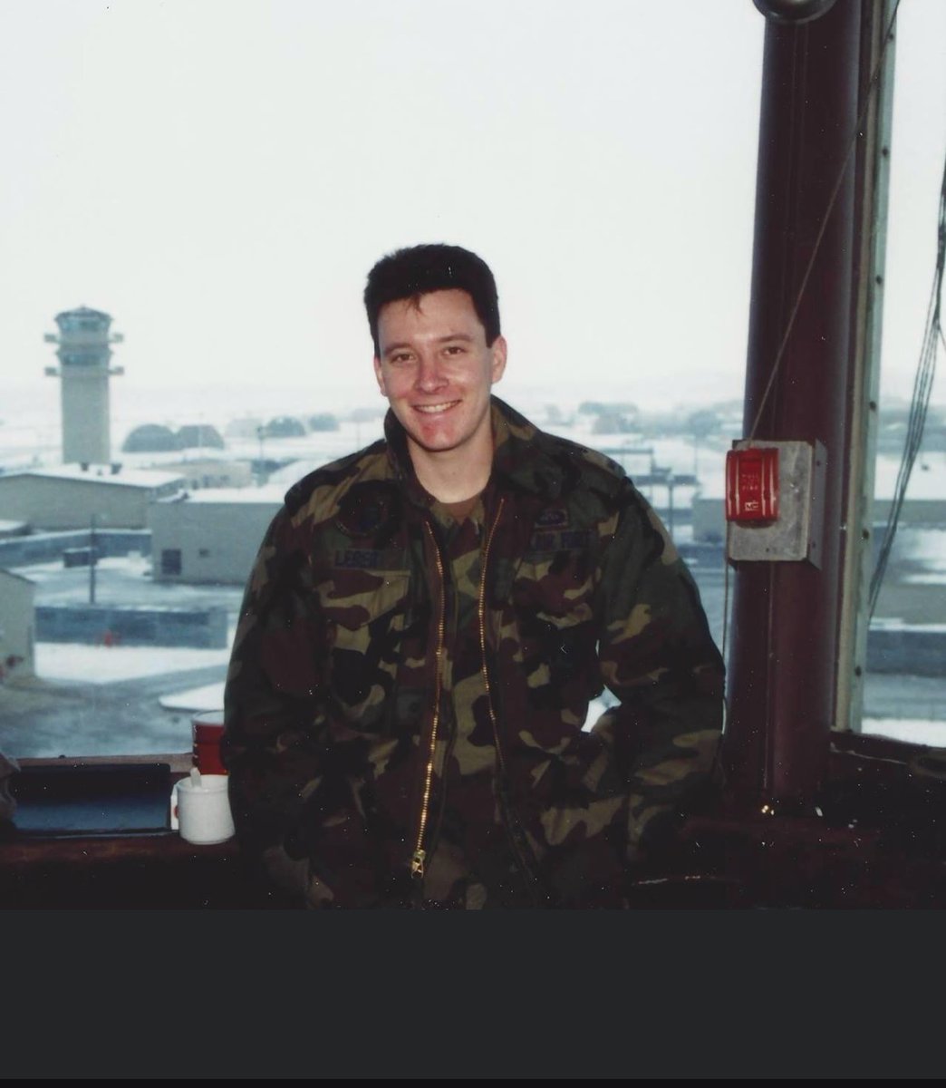 Happy Veteran's Day, Captain Eddie/Daddy!!
Thank you for your service!!! :)