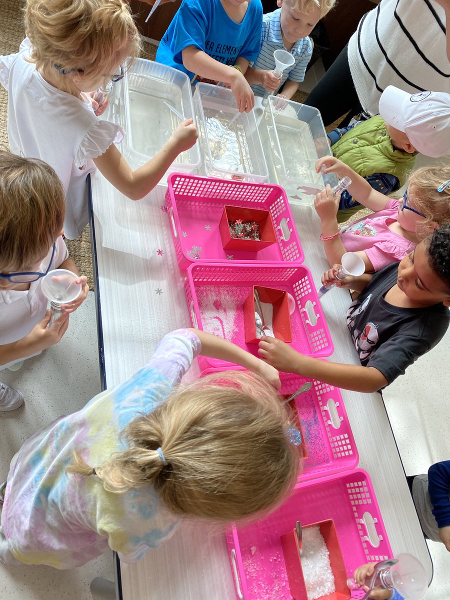 hyerlab's tweet photo. Pre K creating winter sensory bottles!  Look at those scientists using pipettes! https://t.co/lP6DMUJyJs