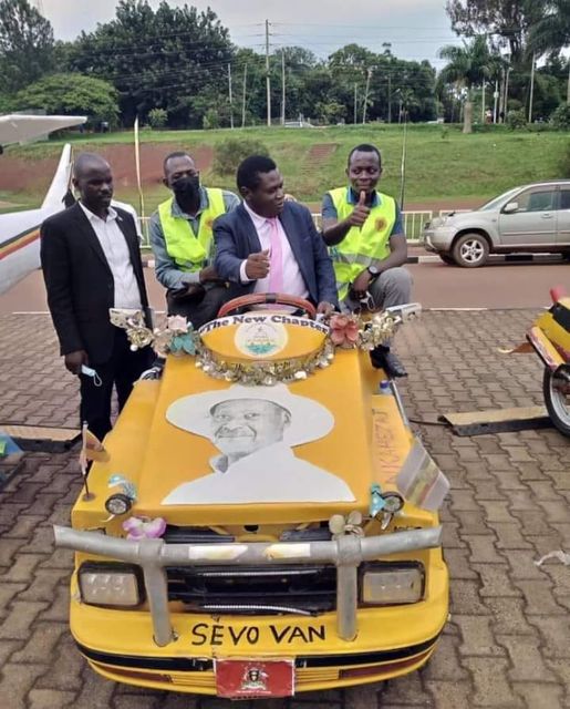 AfricanSojja's tweet photo. Bwenjogera nti Ono oyogera 🙄

#NUP_TheOnlyOption
#WeAreRemovingaDictator 
#M7MustGo
#NRMMustFall https://t.co/fFvfeVOnSj