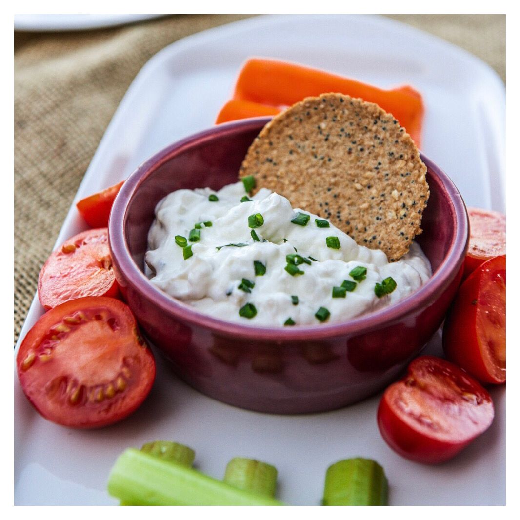 kingcottdairy's tweet photo. For get-togethers with friends and family, our Kingcott Blue makes a great dip! Gather round and tuck in to our soft centred, lightly veined blue cheese, whose smooth, even blue tastes are perfect for dipping and dunking to your heart’s content with loved ones... #bluecheesedip https://t.co/E3vs7Gy4bE
