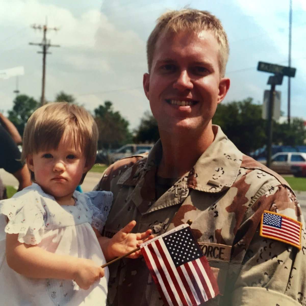 drexdeford's tweet photo. From one #vet to every other: Thank You! #VeteransDay2021 #desertstorm #desertshield #southernwatch https://t.co/rfBPAX3gYm