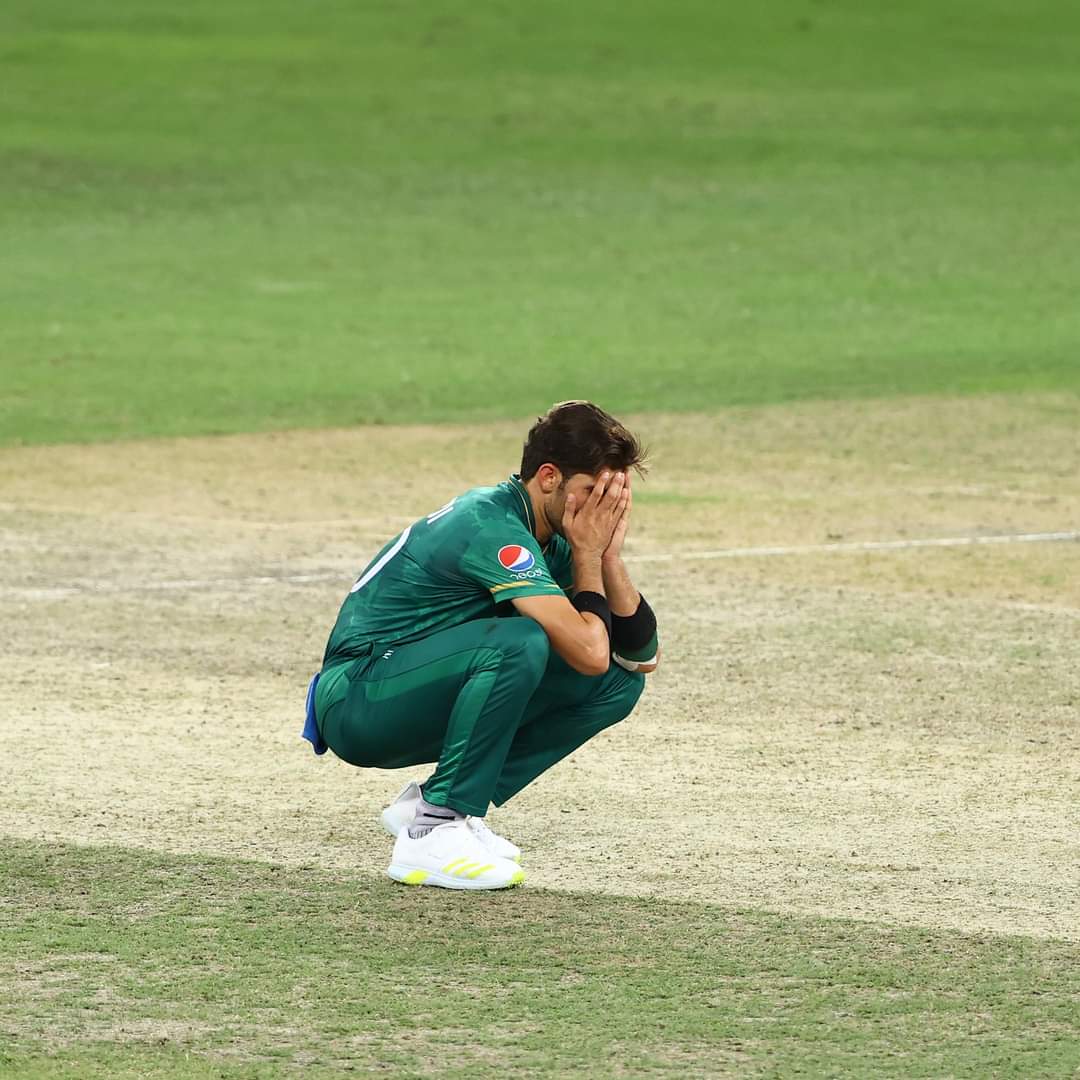 RoopeshBR's tweet photo. Those 3 #FANTASTIC sixes meme image coming soon 😂😂 Stay tuned! 

#ShaheenShahAfridi 
#AUSvPAK 
#T20WorldCup https://t.co/wXvvXAIKMq