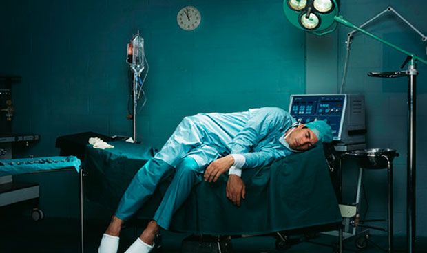 Gatitos_Salud's tweet photo. No son fáciles esas desveladas, ni tampoco estar todo el día agitado, ni dejar de ver a tu familia y amig@s, y todas esas horas de estudio, pero sabemos que serás un excelente médico👨⚕️⚕️🩺
#SoyCUCS #SaludMental #DormirEsSalud https://t.co/RrspTN2qvy