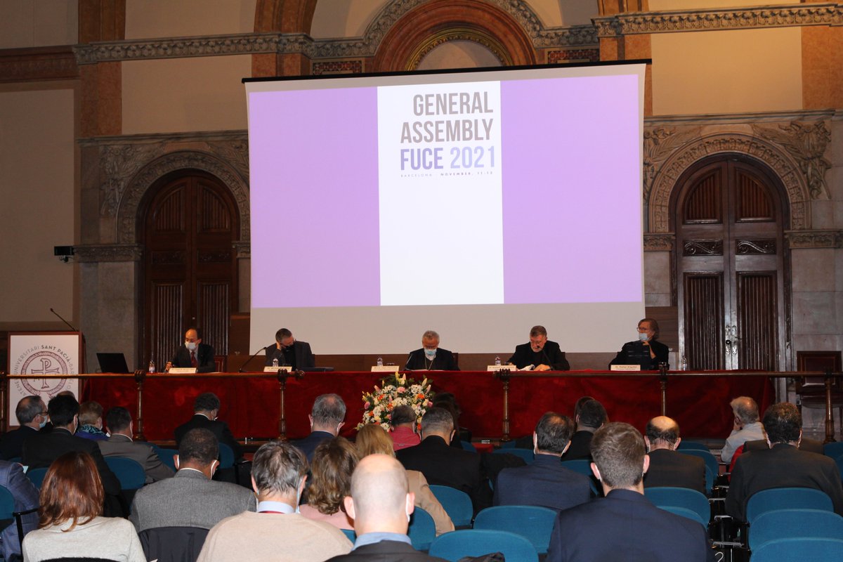 uramonllull's tweet photo. 🔴 The #RectorURL, @JosepMGarrell, takes part in the opening session of the General Assembly of #FUCE, organized by @unisantpacia in collaboration with @uramonllull, which is being held in #Barcelona in front of more than 40 higher education institutions from all over Europe
👇 https://t.co/eeEwx3IjAR