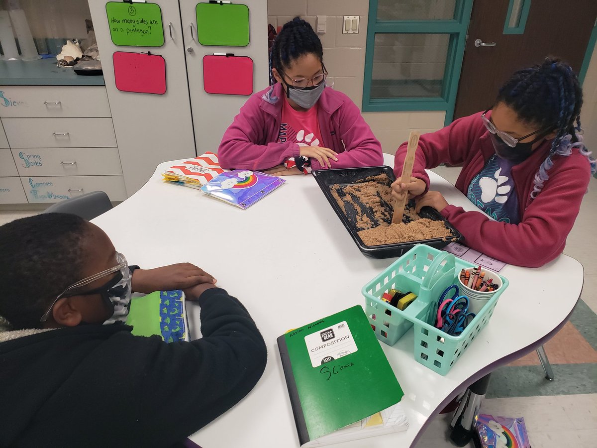 kelleynorrisPFE's tweet photo. Creating a Plateau on science lab-weathering, erosion and deposition.
#humbleisd_mbe
#mbebears2020
#mbeisfamily https://t.co/ldyOzA2Jiz