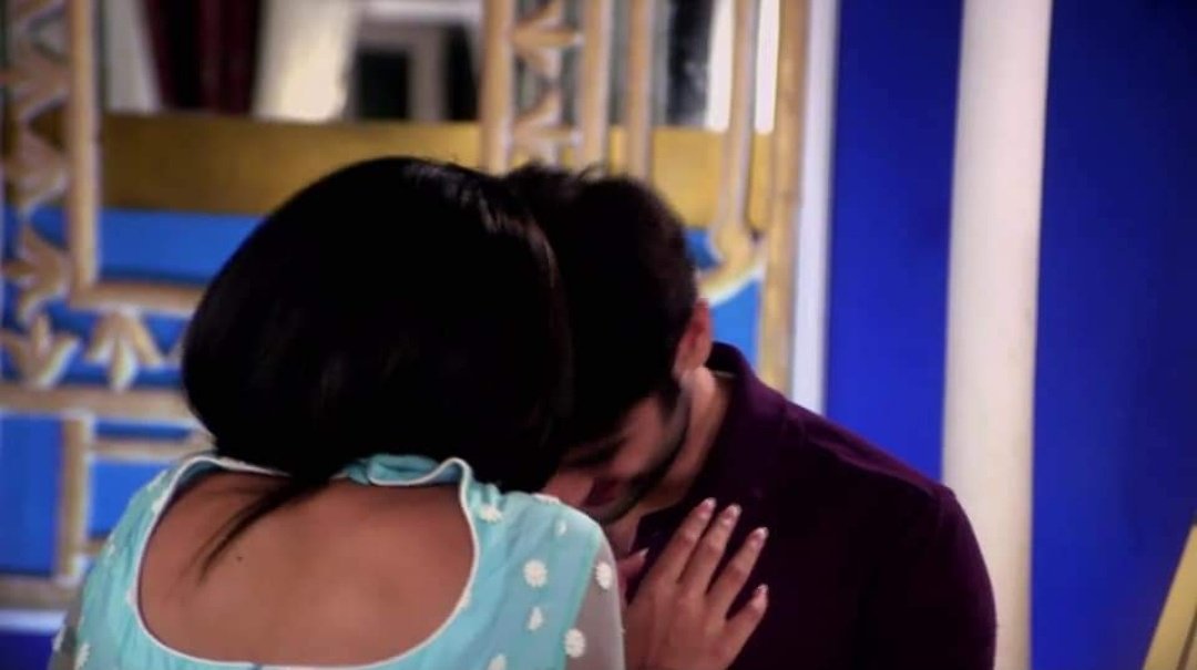 fantasyisILU's tweet photo. #6YearsOfSwaSan 

2 Nov 2015

Sa - Kheer achi bani h Swara
Sw - Mr. Maheshwari it's not so simple k kahugi maa se ki hum dono itane ache dost hone ke baad bhi m tumhe pasand nhi karati.
Sw - Sanskar tumne meri sari kheer khatam kar di 
Sa - 1 min Shoshan, torture 😄

#VaHe

(1/3) https://t.co/OSprggdr9z