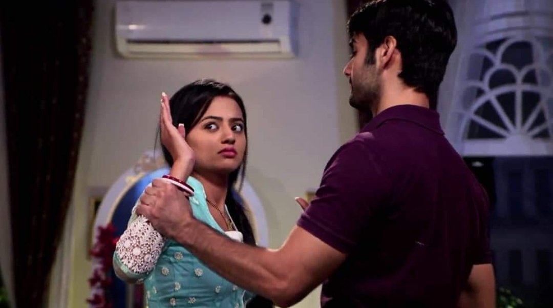 fantasyisILU's tweet photo. #6YearsOfSwaSan 

2 Nov 2015

Sa - Kheer achi bani h Swara
Sw - Mr. Maheshwari it's not so simple k kahugi maa se ki hum dono itane ache dost hone ke baad bhi m tumhe pasand nhi karati.
Sw - Sanskar tumne meri sari kheer khatam kar di 
Sa - 1 min Shoshan, torture 😄

#VaHe

(1/3) https://t.co/OSprggdr9z