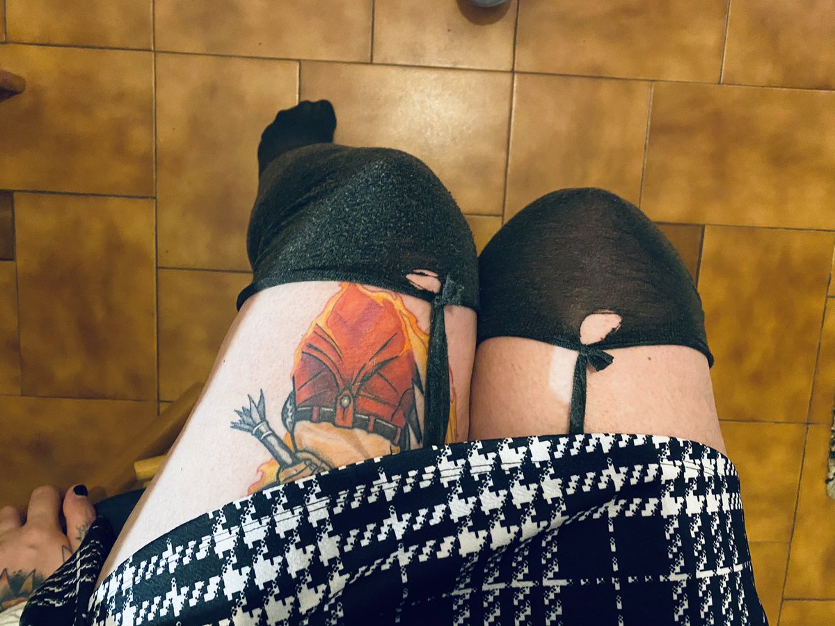 goddess_var's tweet photo. Chi non muore si rivede, chi mi paga la cena stasera? Sto cercando nuove zoccolette da fidelizzare, chi doveva occuparsi delle mie necessità in questi mesi non si è dimostrato degno 🖤
#findomme #goddessvar #moneymistress #moneyslave #piggy #cashmistress #cash #findomitalia #sub https://t.co/ebkrCEZxoN
