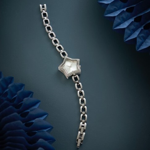 abbie1580's tweet photo. ⌚Looking for the perfect gift? ⌚
This lovely quartz movement watch is a fantastic piece that is the perfect mix of durable and pretty.

Incredible as a gift or maybe even just to treat yourself! 😉
Only £18.

https://t.co/3uQVSlU163 

#Watch #Quartz #Time #Gift https://t.co/jd56Q9l5VB