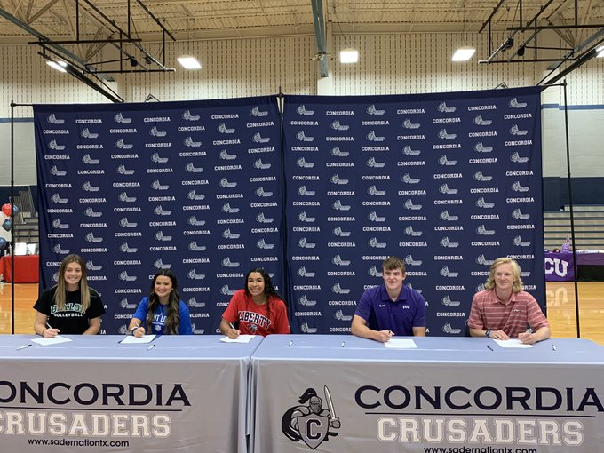 Five <a href="/clhstxathletics/">Crusader Athletics</a> standouts signed their NLIs on Wednesday making it a big day for 'Sader Nation. #vypecampus #nationalsigningday (<a href="/seanfitzmagic/">Sean Fitzpatrick🎩</a>) 

Story: vype.com/Texas/Tx-Priva…