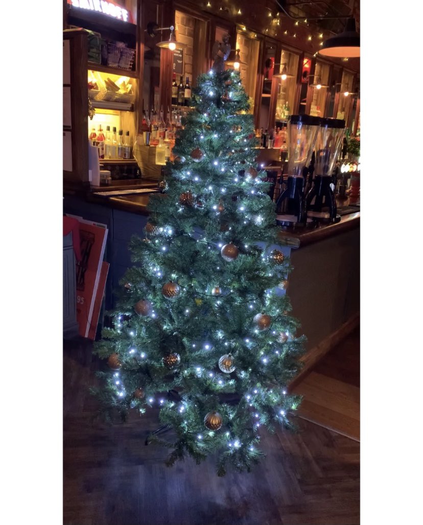 CastleCoventry's tweet photo. “It’s beginning to look a lot like Christmas”🎶🎄

Did you miss not being able to celebrate Christmas as normal last year? Well there’s lots of making up to do this year!🎅🏼🍻

We’re launching our festivities from Monday 15th November!🎉

🎁 Christmas lunch!
🎁 Christmas dinner!.. https://t.co/0v9wqkmt0q