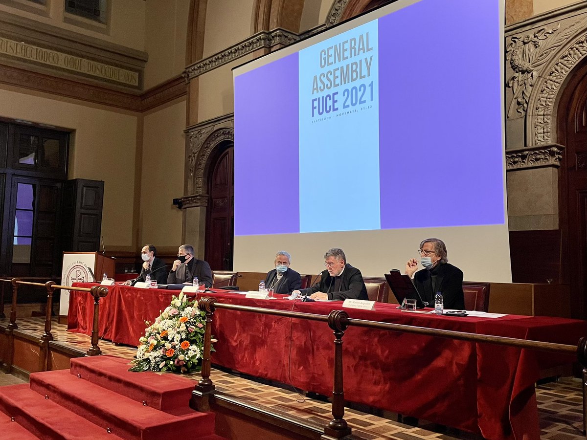 unisantpacia's tweet photo. 🔛 Comencem la #FUCE21 amb la benvinguda de les institucions organitzadores: #AUSP, #URL i #FUCE.
👉🏼 Dr Armand Puig, rector @unisantpacia
👉🏼 Dr @JosepMGarrell, rector @uramonllull
👉🏼 Prof. Michael Mullaney, president #FUCE
👉🏼 Mons. Joan Planellas, arquebisbe @esglesiatgn https://t.co/NR0qC9KkST