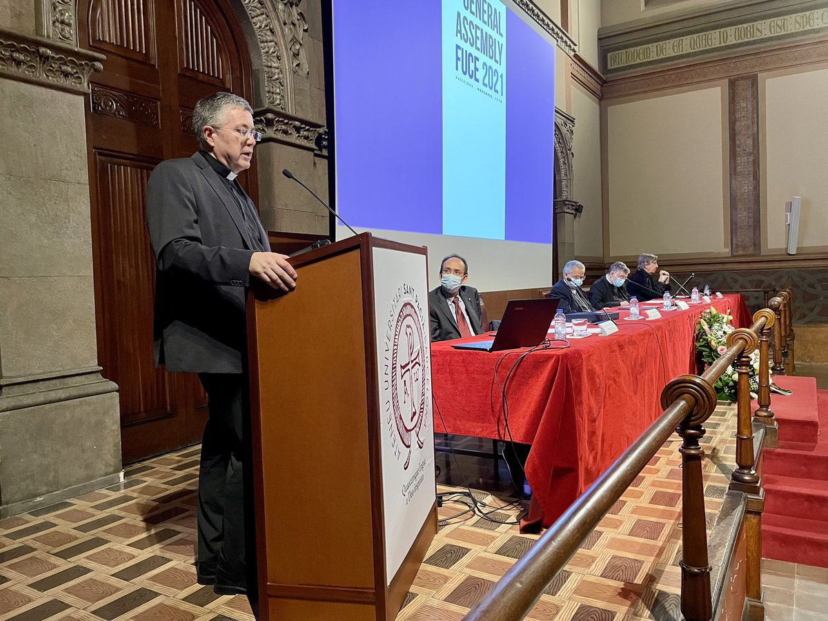 unisantpacia's tweet photo. 🔛 Comencem la #FUCE21 amb la benvinguda de les institucions organitzadores: #AUSP, #URL i #FUCE.
👉🏼 Dr Armand Puig, rector @unisantpacia
👉🏼 Dr @JosepMGarrell, rector @uramonllull
👉🏼 Prof. Michael Mullaney, president #FUCE
👉🏼 Mons. Joan Planellas, arquebisbe @esglesiatgn https://t.co/NR0qC9KkST