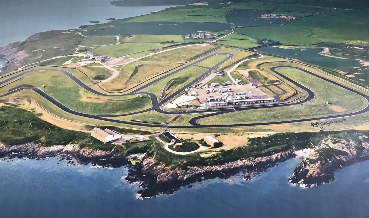 StuartHumphrey5's tweet photo. Arrived for the Race of Remembrance At Trac Mon Anglesey looking forward to 12 hours of racing. https://t.co/XVjuyozKjW