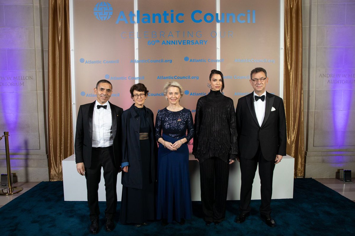 albinkurti's tweet photo. .@DUALIPA is not just world most celebrated singer, she is an activist that inspires movements for change, and she is the best diplomat that Kosova could ever asked &amp; hoped for.
Congratulations on your @AtlanticCouncil award.
You are an inspiration &amp; your country is proud of you. https://t.co/QgxTJZppQD