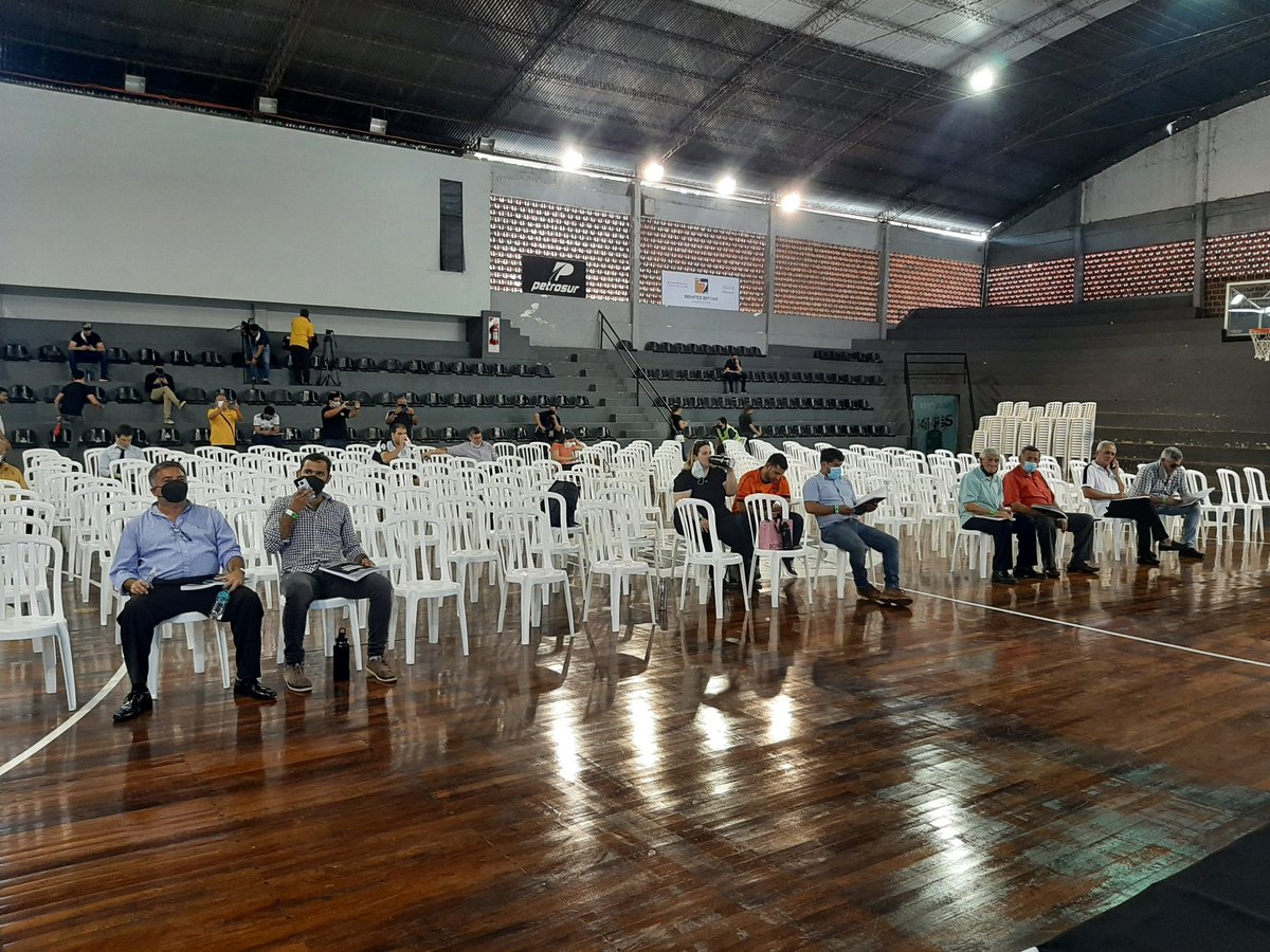 arielinsfran83's tweet photo. Todo listo para que arranque la asamblea del #Olimpia @UnionFC800 https://t.co/sAB7Q0z16F