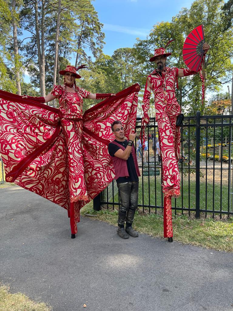 bells2go's tweet photo. Behind the scenes with the stilt walkers at the N.C. State Fair 🎡

#ncstatefair #northcarolina #stiltwalkers #bells2go #castinbronze #castinbronzethelegacytour https://t.co/xtmzdTQonW