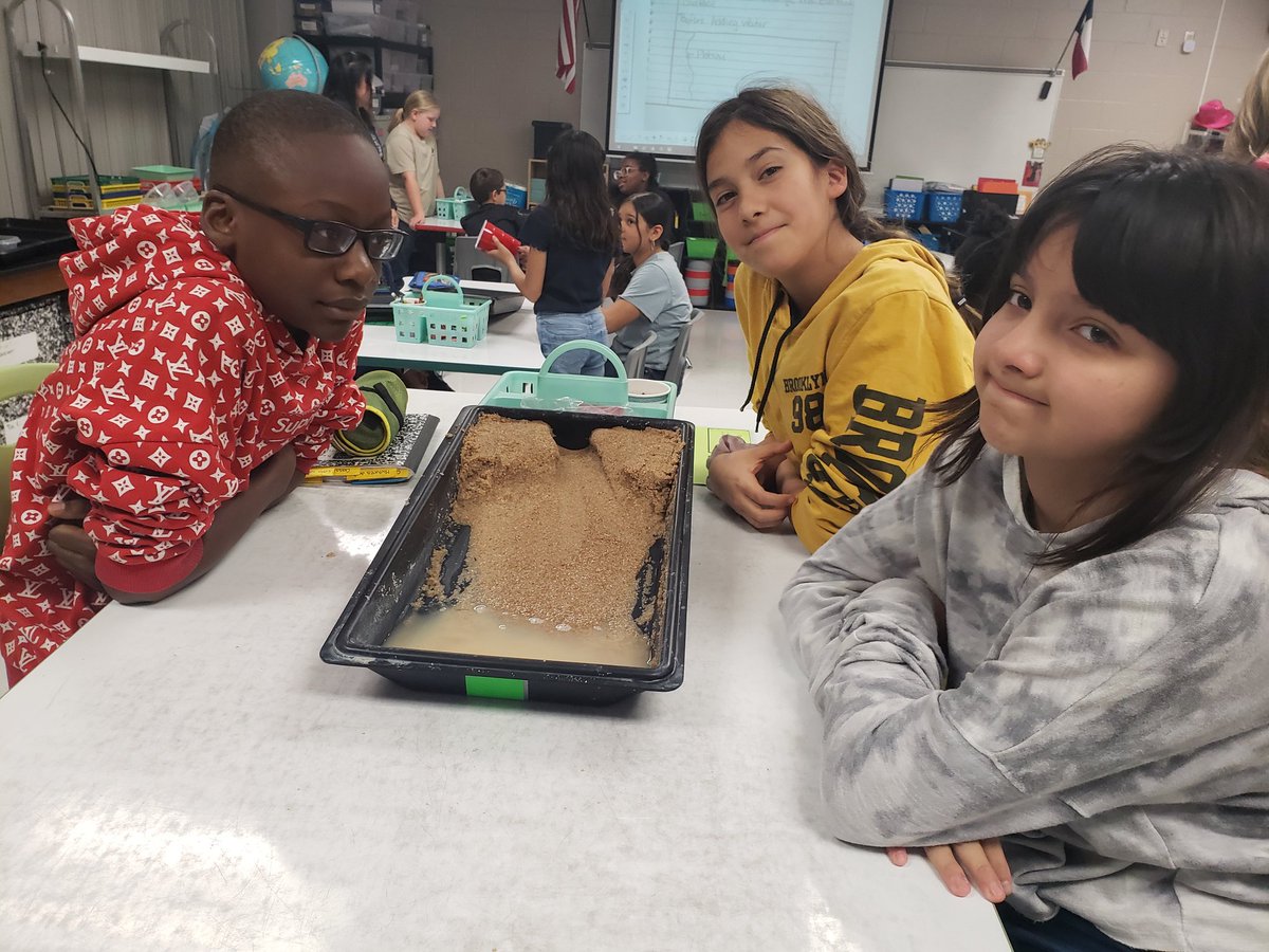 kelleynorrisPFE's tweet photo. Real life erosion
#humbleisd_mbe
#mbebears2020
#mbeisfamily https://t.co/rWHfSTsFk5