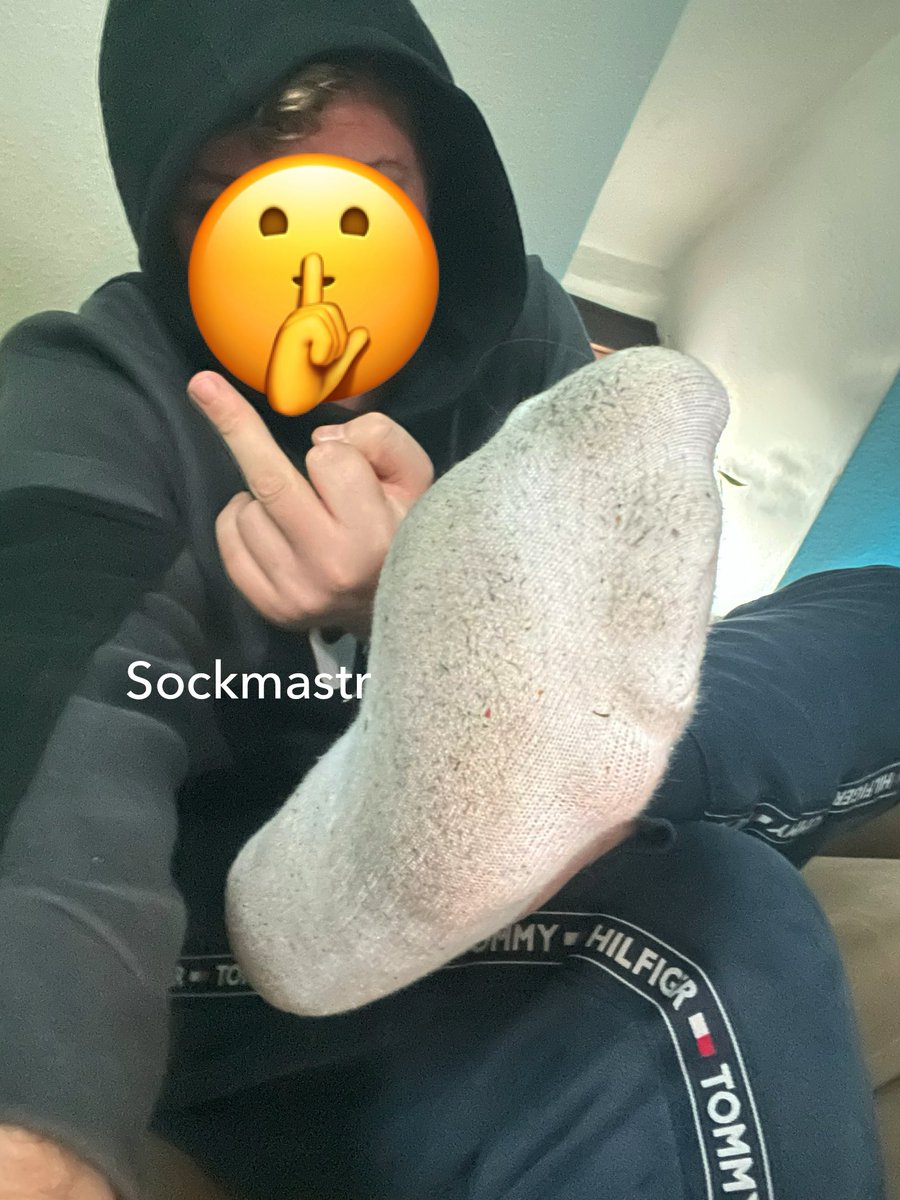 sockmastr's tweet photo. Shut up and sniff boy!😈 https://t.co/pdU8dipdGQ