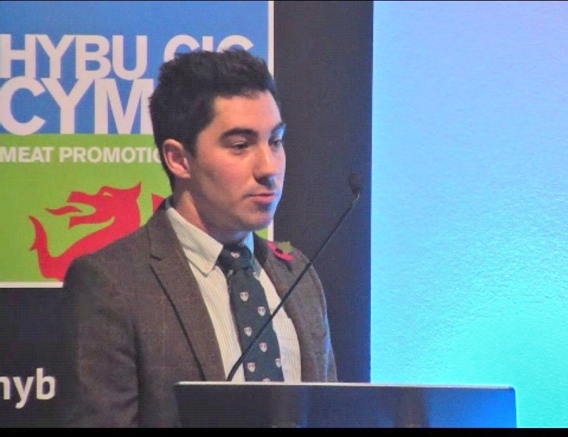 WmPowell2021's tweet photo. Excellent to hear directly from @TomErnie93 &amp; @CarysBrynant about their own experiences of the @WGRural #RedMeatDevelopmentProgramme. Positive, articulate voices from amongst the upcoming generation of farmers, inc new entrants @royalwelshshow @HybuCigCymru #HCC2021 #TheWelshWay https://t.co/esDT08aJGW