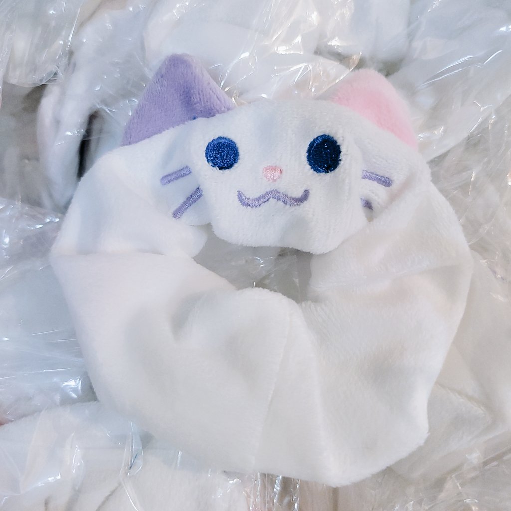 Giraffaloops's tweet photo. Scrunchies arrived!!! https://t.co/UgCesyBaKb