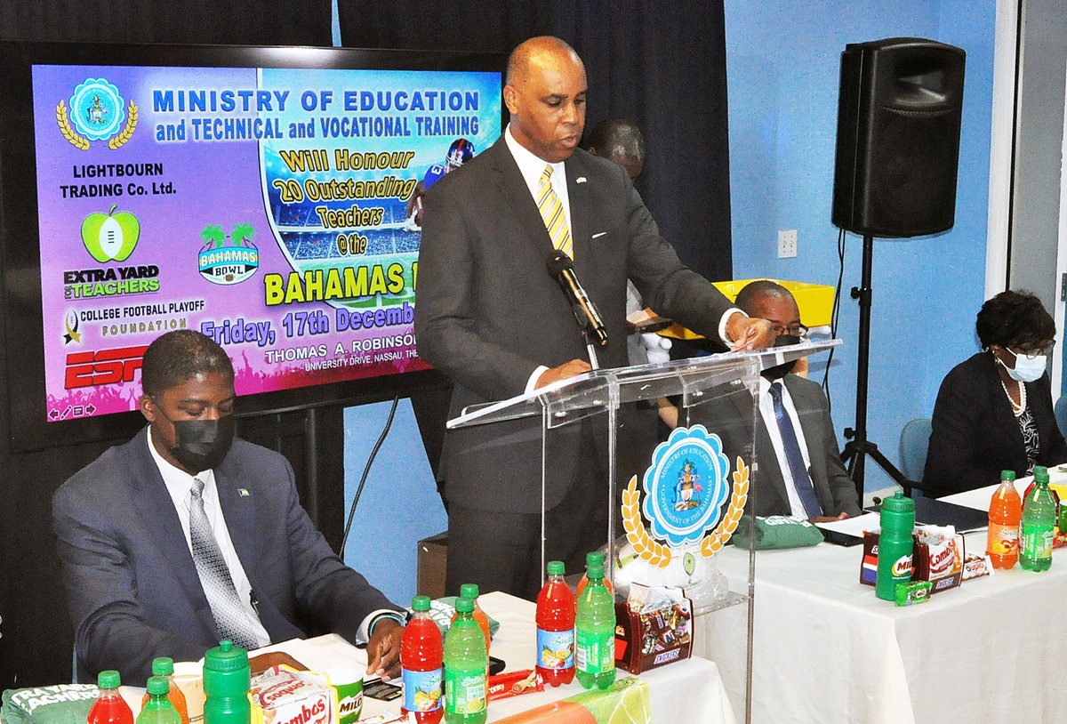 BahamasMoe's tweet photo. The 2021 Bahamas Bowl Hosts "Yards For Teachers" Grant

On Monday November 8th, 2021, a Press Conference was held to launch that start of the Bahamas Bowl's "Yards for teachers" grant. Twenty public school teachers will receive a $500 grant to be used to improve their classrooms. https://t.co/buqyWTXhLk