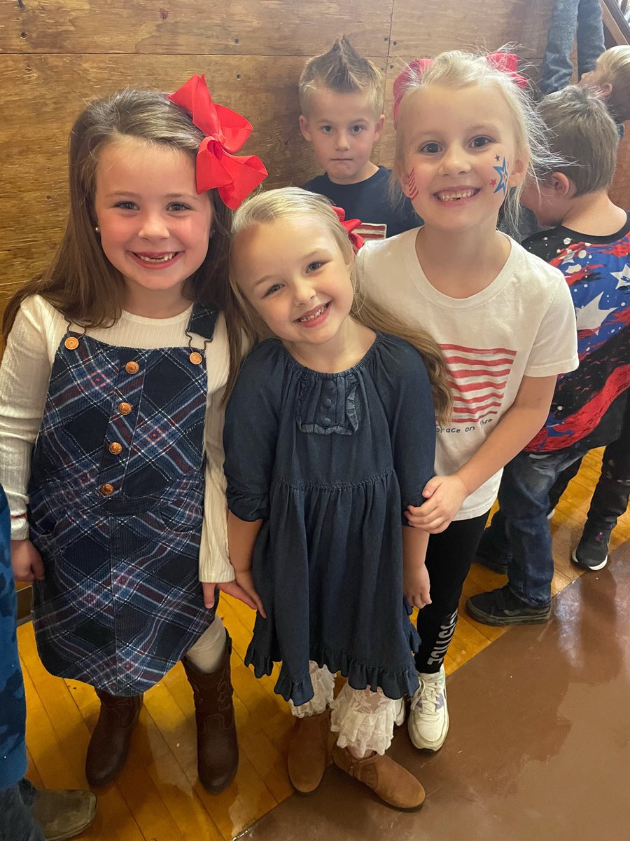 EastUnionAC's tweet photo. E.U. said “thank you” to our veterans this morning with our annual program. Again, thanks for your service! https://t.co/NtZTUjhtmn