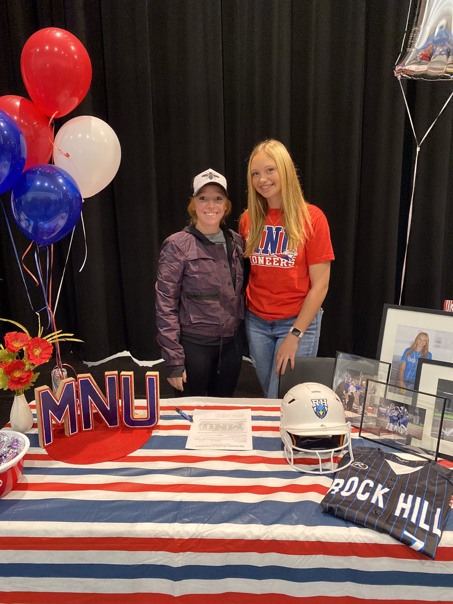 ExcelEliteBurns's tweet photo. Congrats to our # 7 Grace Berlage &amp; her family! Signed her NLI today to MidAmerica Nazerne University today!!! We are so very excited for you!! 🥎 https://t.co/wRQEM9gOFc