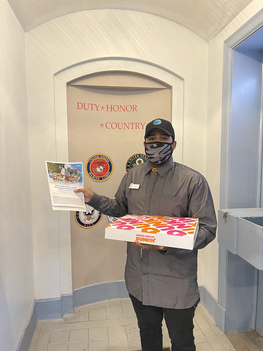 Eric showing our Veterans some appreciation and discounts !! #AmericanLegion #Beacon #ATTNewburghStore #Veterans <a href="/klane0917/">Klane</a> <a href="/marcellobenny/">Benjamin Marcello</a> <a href="/EricHensonATT/">Eric Henson</a>