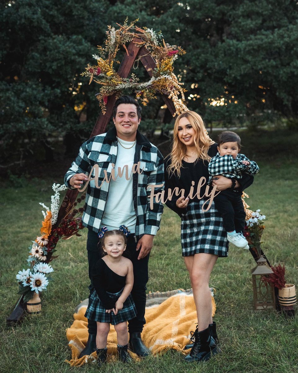 JayVisualsLLC's tweet photo. Sweater weather is better together🍂

Send a message to book for my Fall Mini Shoots asap! 📸🤞🏽 https://t.co/fYVmOLPylT
