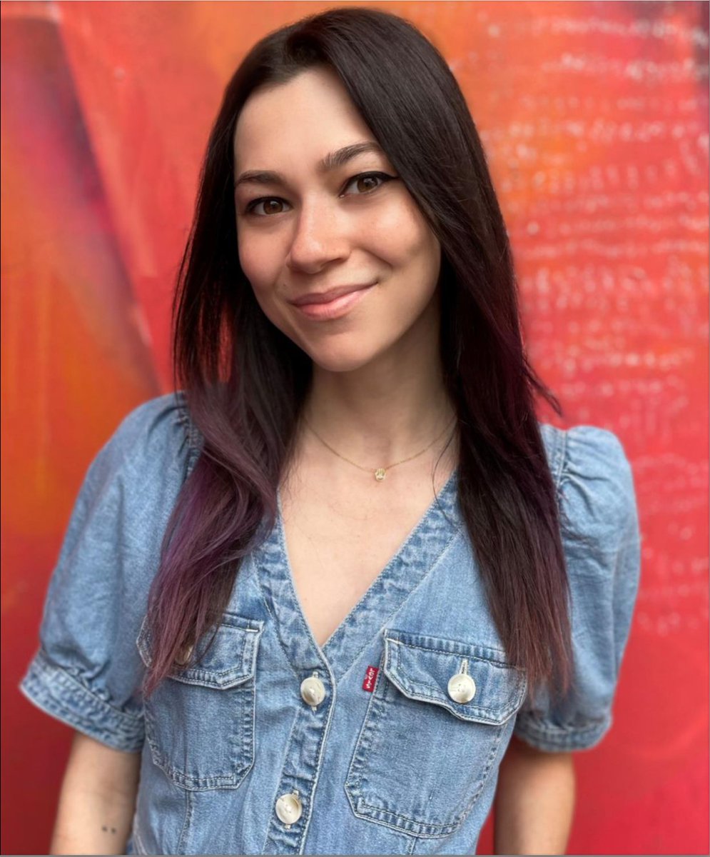 itsbrettking's tweet photo. So glad @jennraisin made the journey to @SPTV’s #DiverseWritersProgram from Surf City, USA, through her brilliant worldbuilding and dedication to letting all her fellow go-getters out there know they can break out, too! #SonyPics #DiverseWriters #DEI https://t.co/zgN5M5eLh1