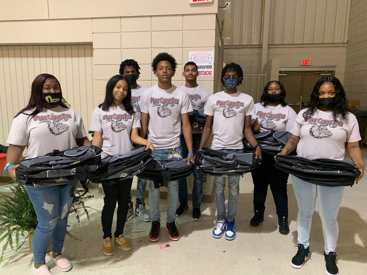 Bulldogs_WCHS's tweet photo. Special thanks to Mrs. N. Johnson and the WCHS SR. BETA CLUB for assisting at THE ANNUAL IBERVILLE VETERANS DAY PROGRAM
Servicing those who have provided the ultimate service for us.
#exceltogether #everyonehasapart #bulldogsEXCEL https://t.co/yzARJOX1R9