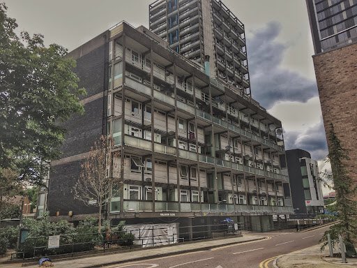CormStrikeFan's tweet photo. Wollaston Close, Elephant & Castle, is where suspect Donald Laing lives. #StrikeReadalong https://t.co/isBniMIN1i https://t.co/OVdcXbnEB7