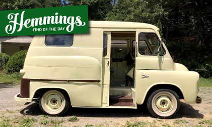 Jetstar1311's tweet photo. The 1956 Dodge "Shorty" Postal Van. It has Virgil Exner's trademark "Flookerang" emblems on the front fenders too. #ForwardLook https://t.co/h6XFOS3lQN