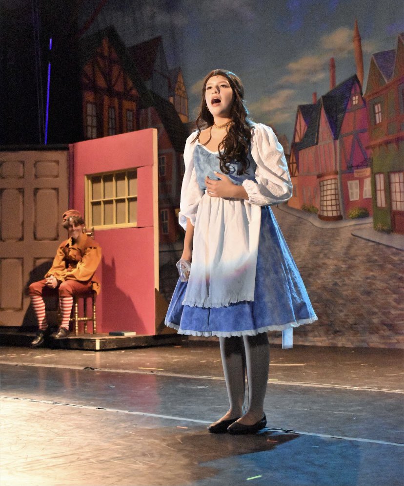 MrJeronimo_Case's tweet photo. BREAK A LEG to @case_theatre senior, ISABELLA MANCHESTER on her audition at @SyracuseU tomorrow. #CasePride https://t.co/fm1lMBzBGq