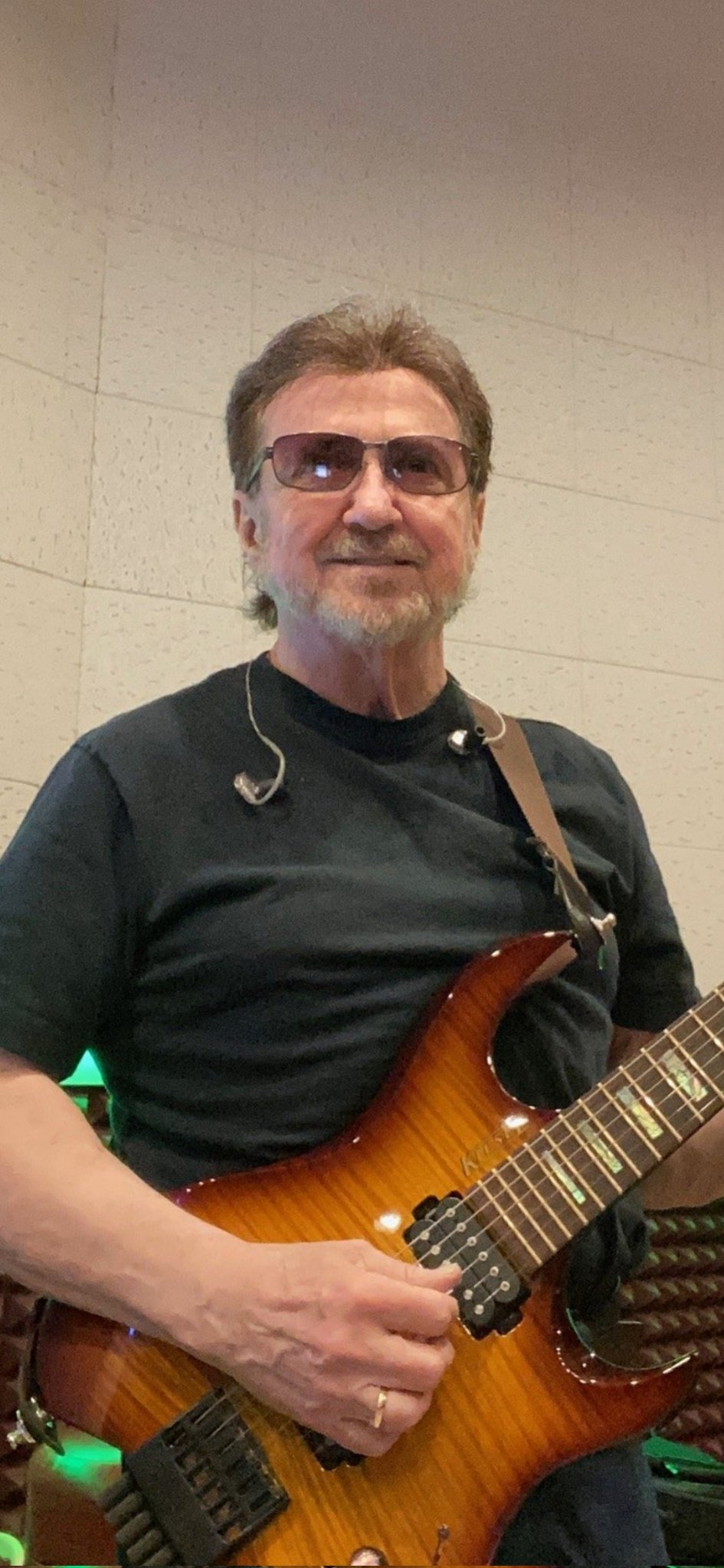Happy Birthday Buck Dharma
(12 November, 1947)         
