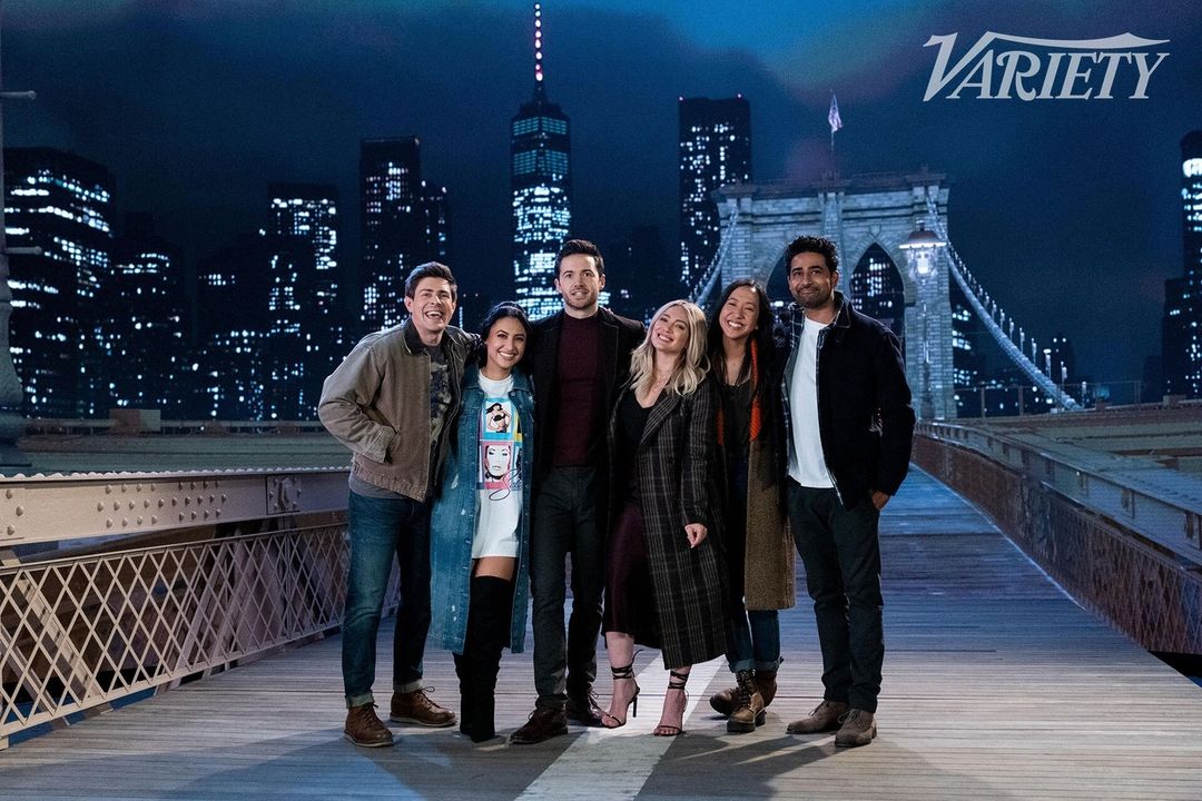 yuhimym's tweet photo. Revelado hoje (11) a primeira imagem oficial de How I Met Your Father, série derivada de How I Met Your Mother.
.
#himym #howimetyourmother #comoconhecisuamae #himymbr #himymbrasil #tvshow https://t.co/sDkZEgHh07