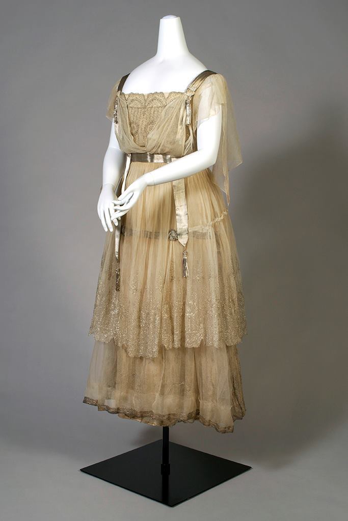 Evening dress, 1918. Kent State University Museum. Evening dress, 1918. Kent State University Museum.