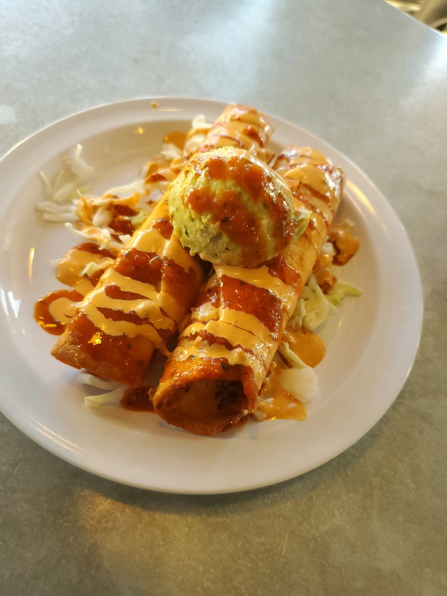 TheAngryFowl's tweet photo. #WhatsOnTodaysMenu #SlapFish in San Jose, CA. Lobster Taquitos, Lobster Grill Cheese Sandwich & Shrimp Burrito. #AngryFowlApproved #Seafood #GoodEats #SouthBay #BayArea https://t.co/8DOtkqzLV0
